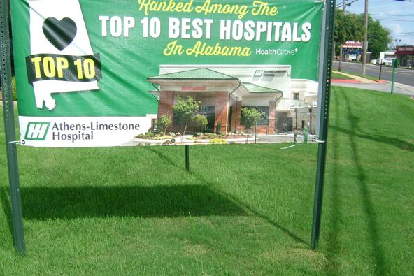 727 W Market St, Athens, AL 35611